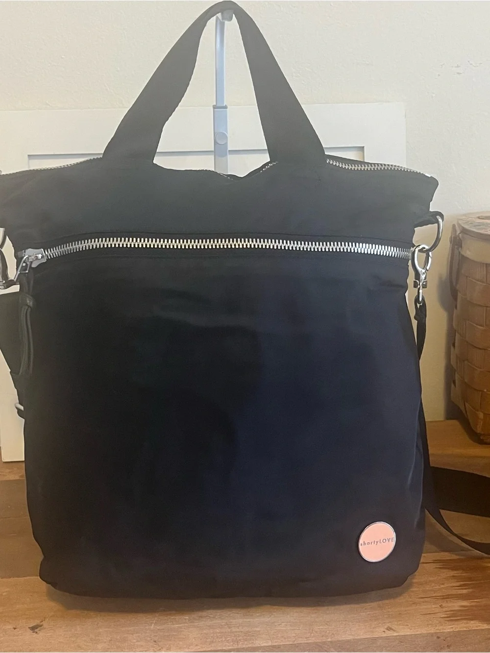 shortyLOVE Wonder Large Crossbody Tote Travel Bag - Picture 4 of 9